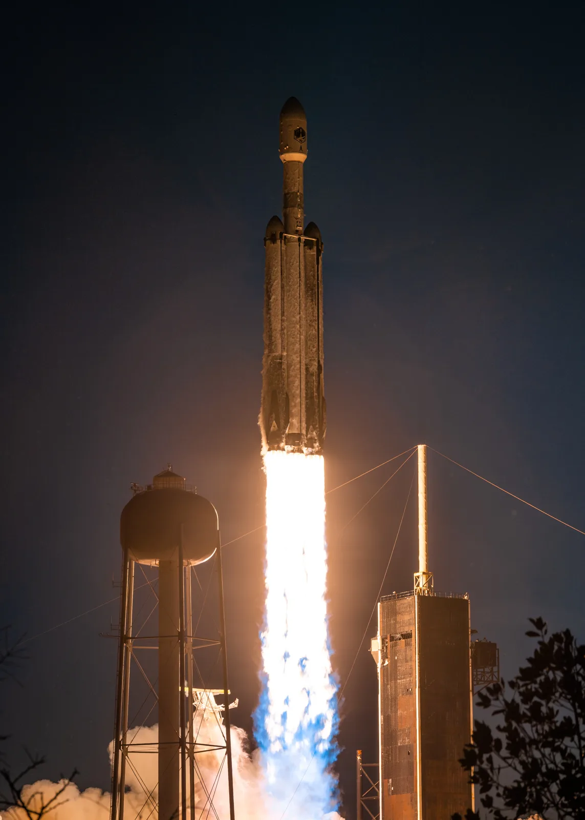 Falcon Heavy återvänder: SpaceX:s tungviktare flyger igen efter 18 månader